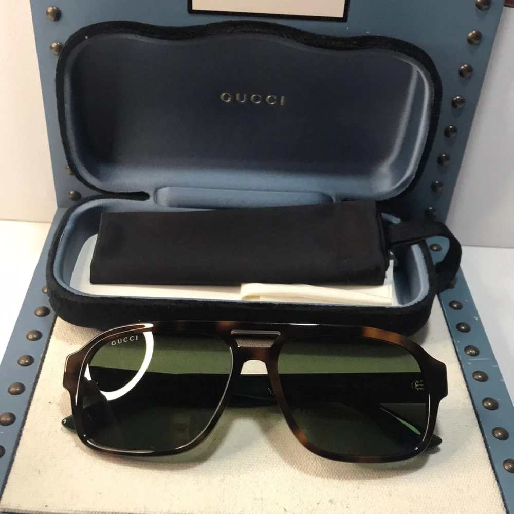 New Authentic Gucci GG0925s 002 Tortoiseshell Sunglasses with Green Lenses